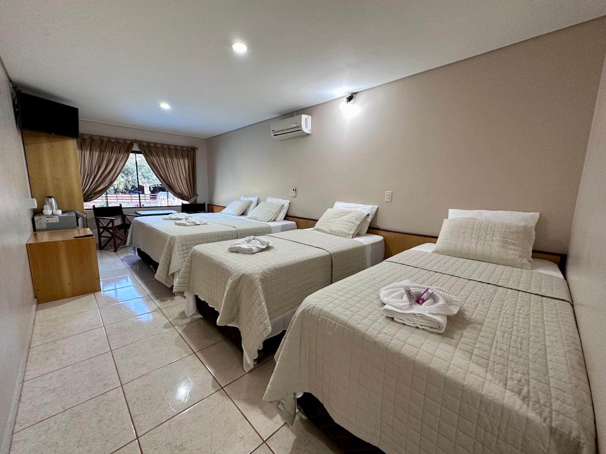 Hohenau Parque Hotel Manantial מראה חיצוני תמונה