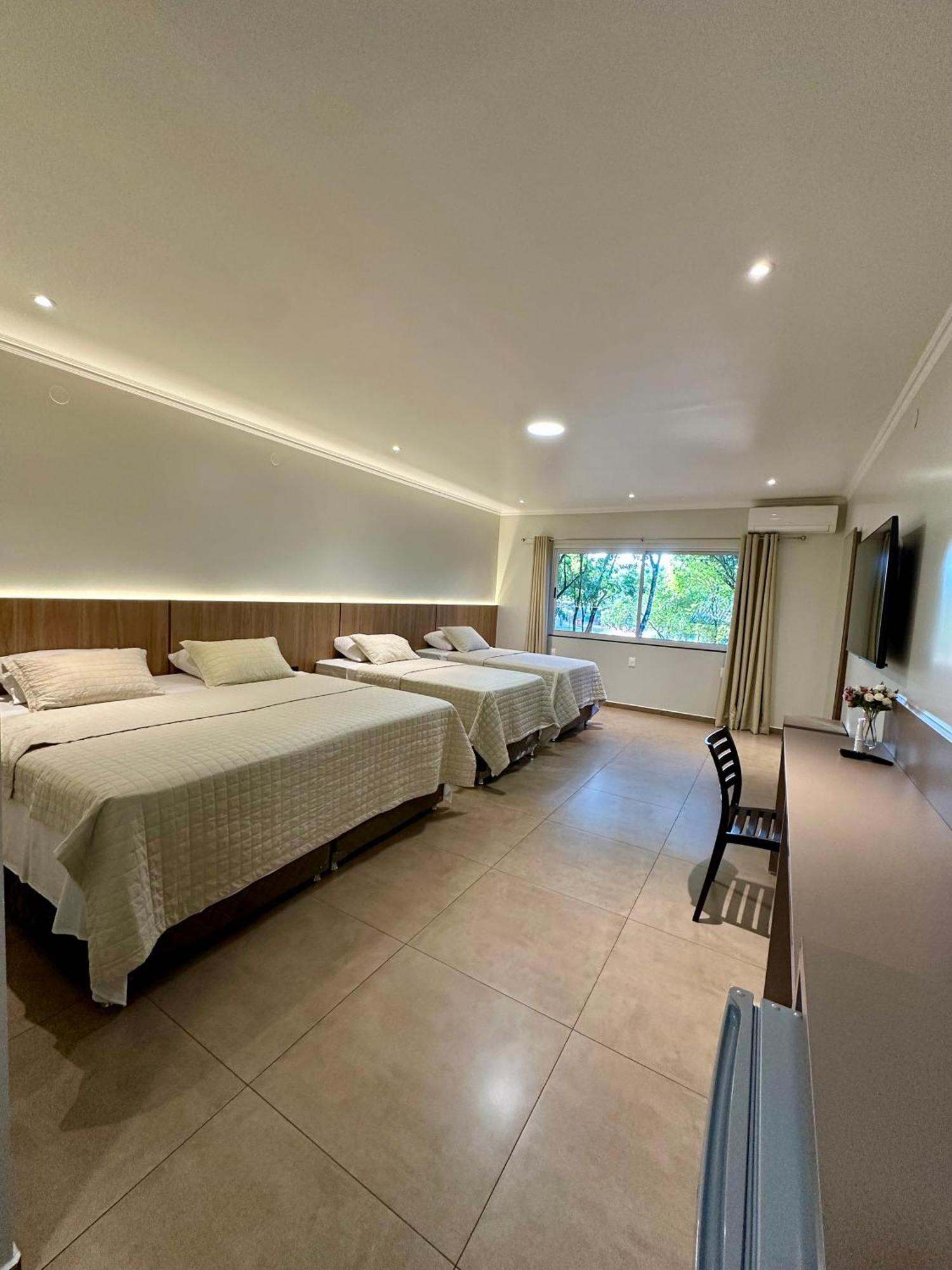 Hohenau Parque Hotel Manantial מראה חיצוני תמונה