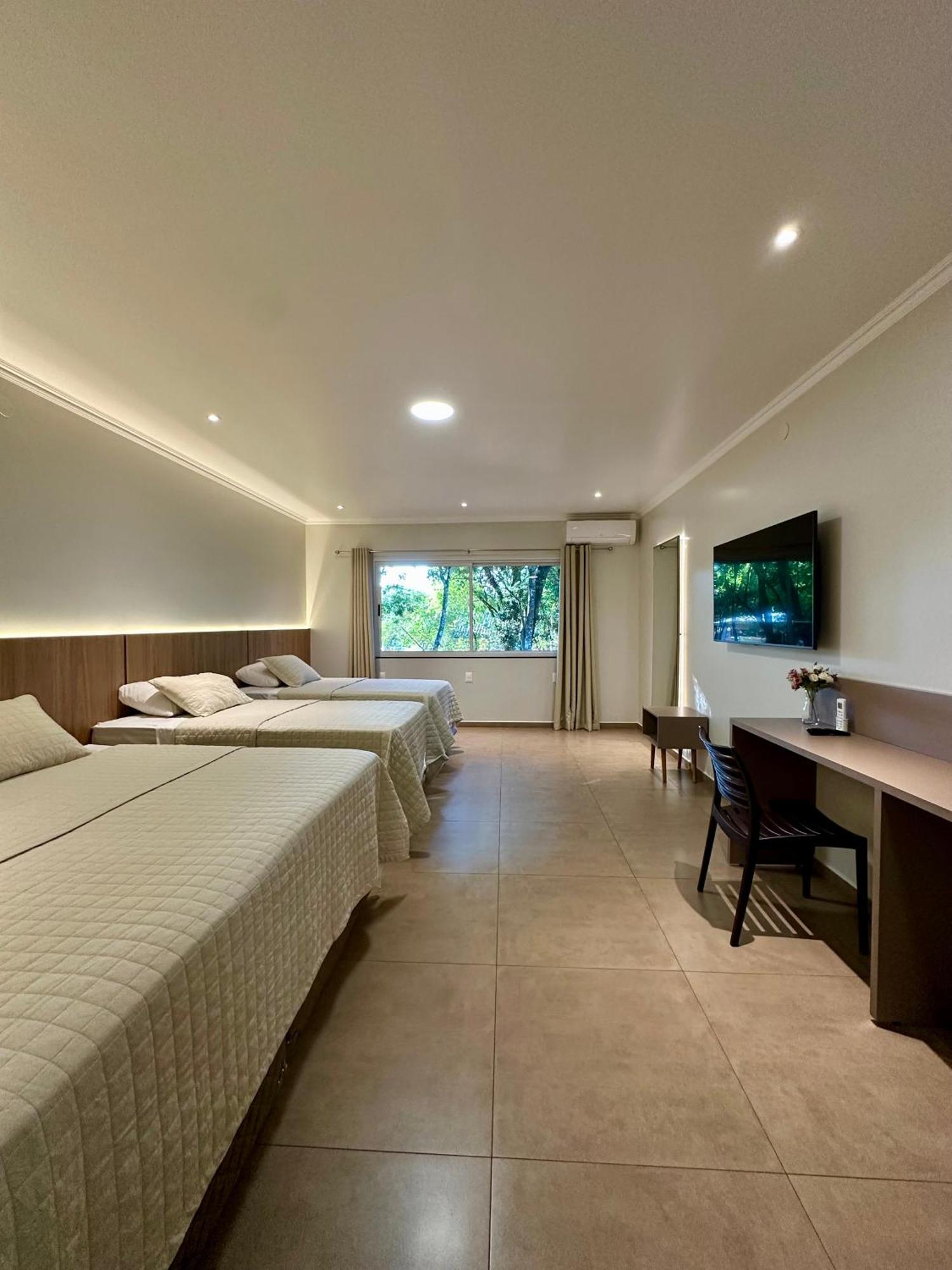 Hohenau Parque Hotel Manantial מראה חיצוני תמונה