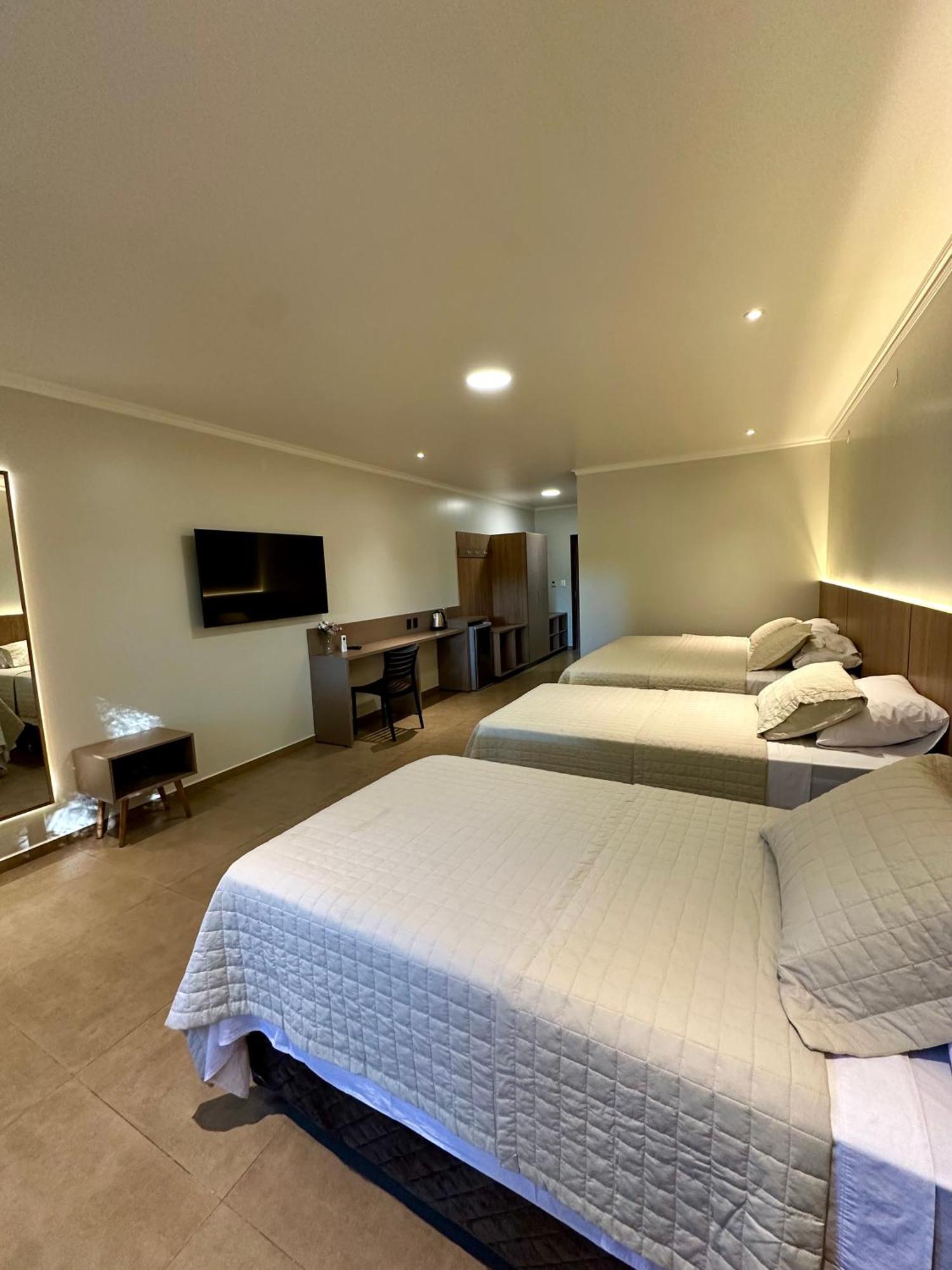 Hohenau Parque Hotel Manantial מראה חיצוני תמונה